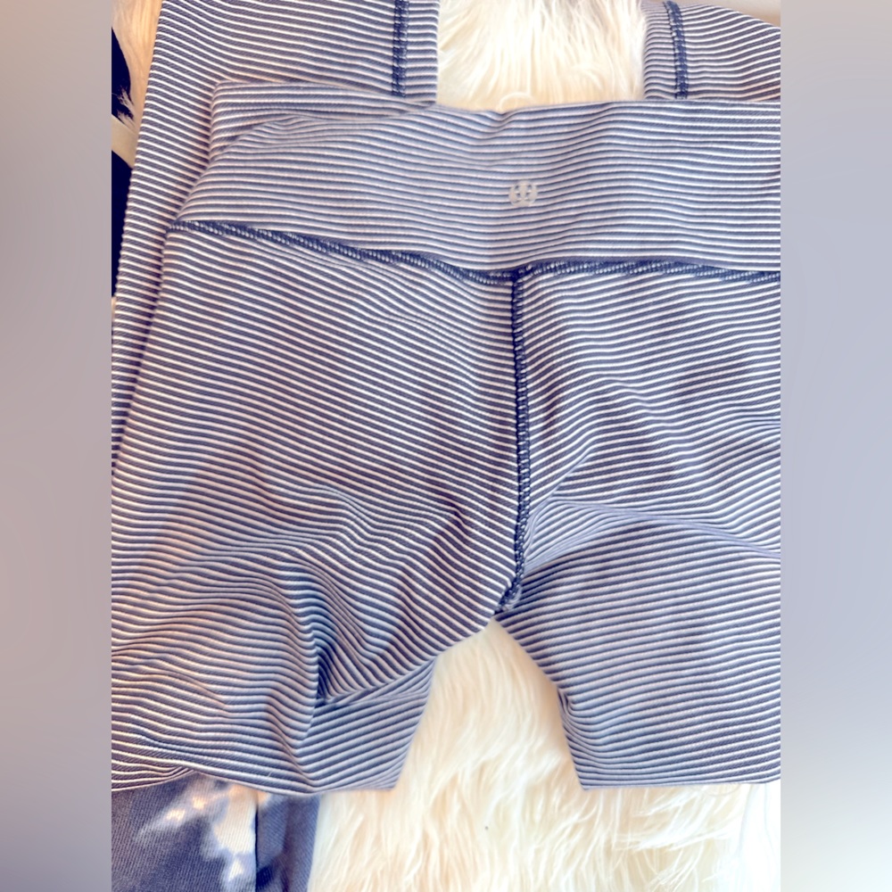 Lululemon Wunder Under Legging - Picture 8 of 15